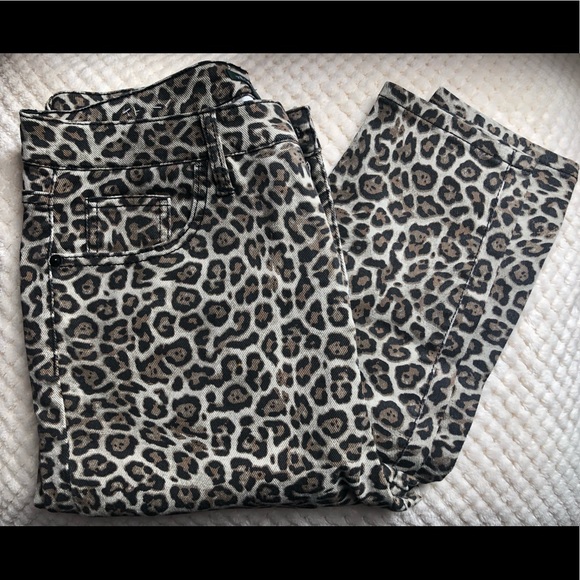 Leopard Print high waisted skinny jeans. - Picture 2 of 2